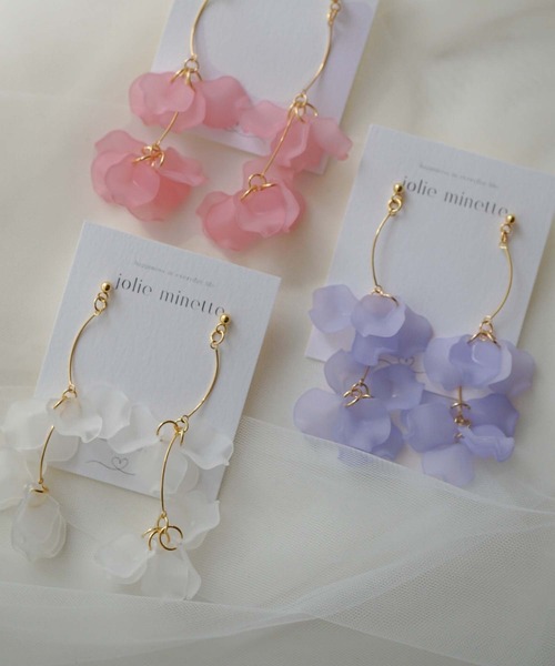 CERCA(チェルカ)の「jolie minette /ゆれるフリル2連 ロング ピアス/アレルギー対応(ピアス(両耳用)・レディース・チェリーピンク/ブルー/ホワイト・FREE)」の4枚目の写真