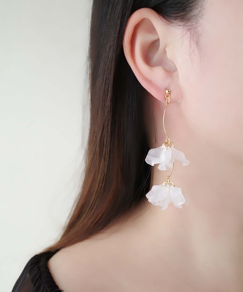 CERCA(チェルカ)の「jolie minette /ゆれるフリル2連 ロング ピアス/アレルギー対応(ピアス(両耳用)・レディース・チェリーピンク/ブルー/ホワイト・FREE)」の9枚目の写真
