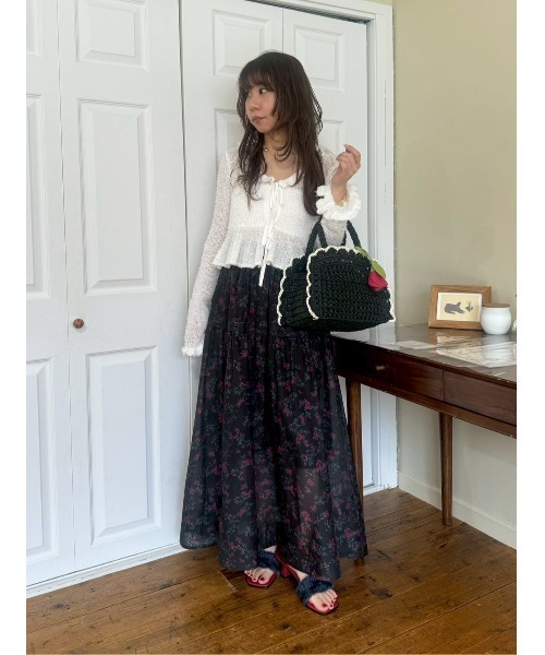 LILY BROWN(リリーブラウン)の「フラワーボリュームシアースカート(スカート・レディース・ブラック/ホワイト/イエロー・F)」の6枚目の写真