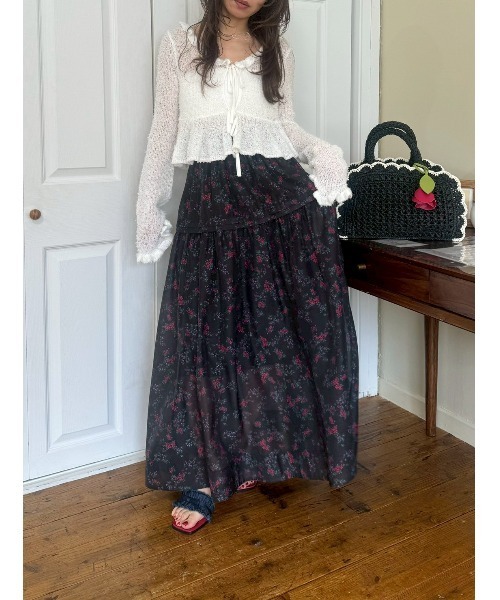 LILY BROWN(リリーブラウン)の「フラワーボリュームシアースカート(スカート・レディース・ブラック/ホワイト/イエロー・F)」の7枚目の写真