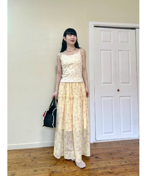 LILY BROWN(リリーブラウン)の「フラワーボリュームシアースカート(スカート・レディース・ブラック/ホワイト/イエロー・F)」の9枚目の写真