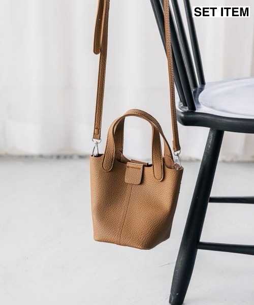 mysty woman（ミスティウーマン）の「miniバケツBAG 782953（ショルダーバッグ・レディース・ブラック/レッド/ブラウン・FREE）」の2枚目の写真