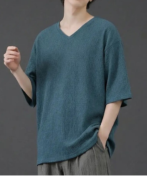 revertical（リバーティカル）の「ワッフル素材Vネック半袖Tシャツ／リラックスシルエット（Tシャツ/カットソー・メンズ・ブラック/グレイッシュベージュ/ブルーグリーン・SMALL/LARGE/MEDIUM）」の3枚目の写真