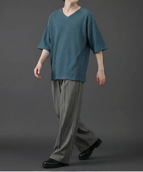 revertical（リバーティカル）の「ワッフル素材Vネック半袖Tシャツ／リラックスシルエット（Tシャツ/カットソー・メンズ・ブラック/グレイッシュベージュ/ブルーグリーン・SMALL/LARGE/MEDIUM）」の18枚目の写真