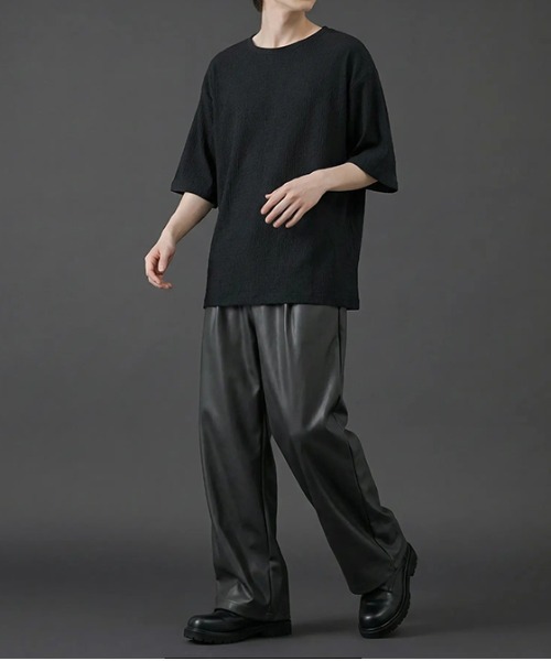 revertical（リバーティカル）の「ワッフル素材Vネック半袖Tシャツ／リラックスシルエット（Tシャツ/カットソー・メンズ・ブラック/グレイッシュベージュ/ブルーグリーン・SMALL/LARGE/MEDIUM）」の8枚目の写真