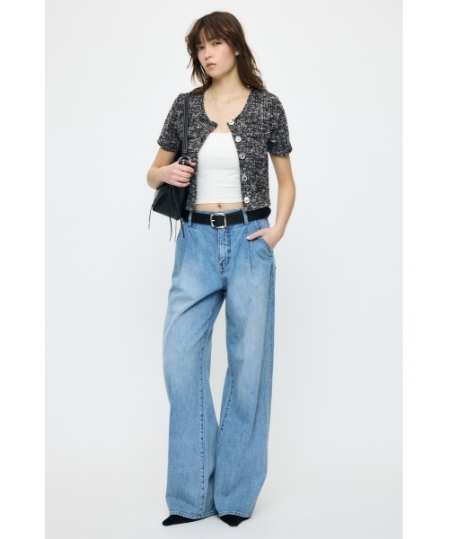 MOUSSY(マウジー)の「TUCK WIDE LIGHT STRAIGHT(デニムパンツ・レディース・ワンウォッシュ/ライトブルー・0/1/2)」の4枚目の写真