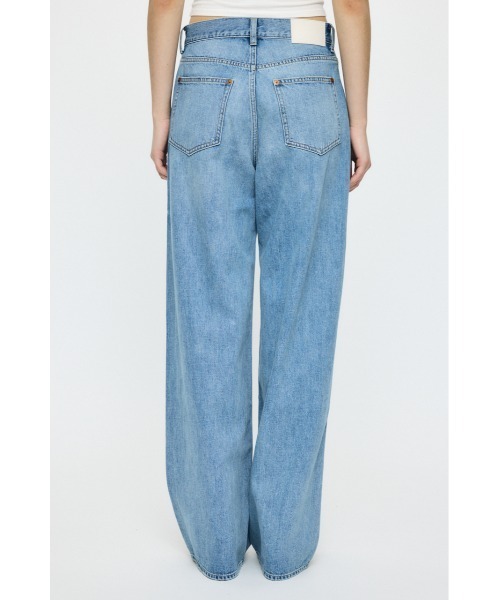 MOUSSY(マウジー)の「TUCK WIDE LIGHT STRAIGHT(デニムパンツ・レディース・ワンウォッシュ/ライトブルー・0/1/2)」の10枚目の写真