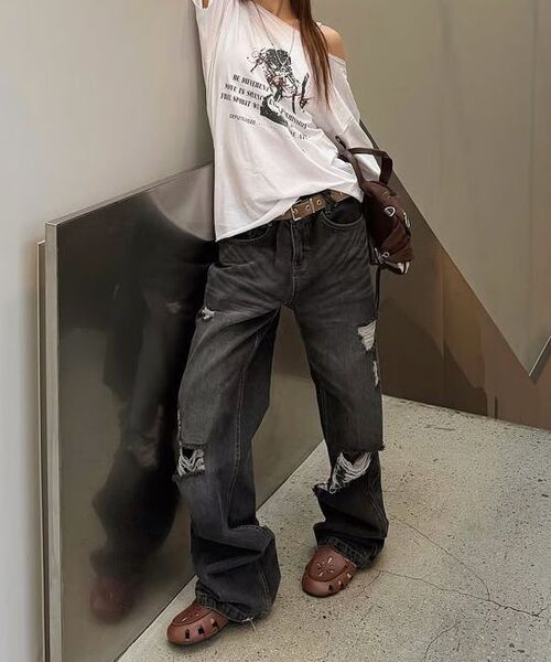 NYXX（エヌワイエックスエックス）の「LOW DAMAGE DENIM PANTS BLACK（デニムパンツ・レディース・その他・MEDIUM/SMALL）」の4枚目の写真