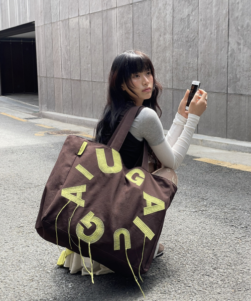 IUGAMAKARAS（イウガマカラス）の「IUGA Big Shopper Bag (Brown)（エコバッグ/サブバッグ・レディース・その他・FREE）」の9枚目の写真