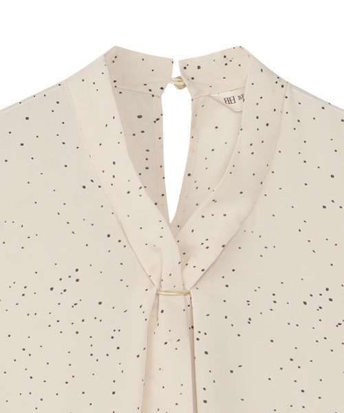 TOKYO SHIRTS（トウキョウシャツ）の「接触冷感 ジョーゼット ボウタイ ブラウス 半袖（シャツ/ブラウス・レディース・ネイビー/ベージュ・M/L/LL）」の5枚目の写真