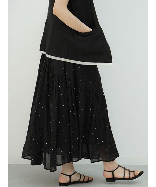 FIKA.（フィーカ）の「Square dot gather skirt（スカート・レディース・ブラック/オフホワイト・MEDIUM）」の8枚目の写真