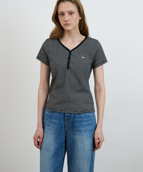 DEHEVE（デヘヴェ）の「Stripe Henley Neck T-shirt [Black]（Tシャツ/カットソー・レディース・ブラック・OS）」の12枚目の写真
