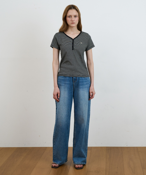 DEHEVE（デヘヴェ）の「Stripe Henley Neck T-shirt [Black]（Tシャツ/カットソー・レディース・ブラック・OS）」の7枚目の写真