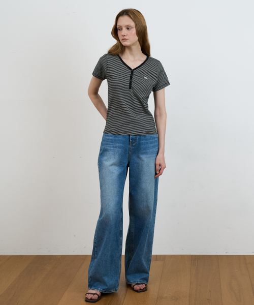 DEHEVE（デヘヴェ）の「Stripe Henley Neck T-shirt [Black]（Tシャツ/カットソー・レディース・ブラック・OS）」の4枚目の写真