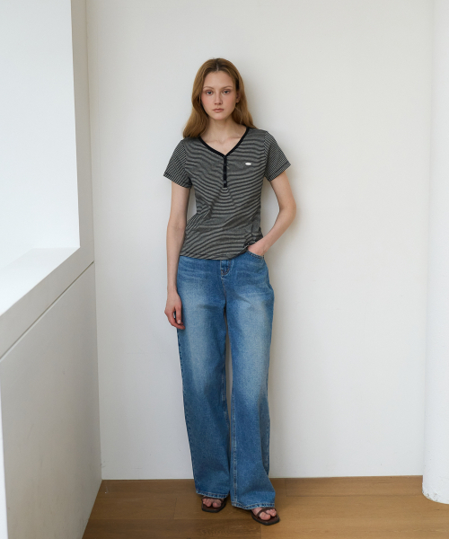 DEHEVE（デヘヴェ）の「Stripe Henley Neck T-shirt [Black]（Tシャツ/カットソー・レディース・ブラック・OS）」の2枚目の写真