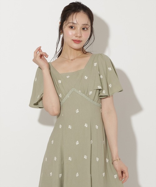 WILLSELECTION(ウィルセレクション)の「小花刺繍フレアスリーブワンピース(ワンピース・レディース・ダークブラウン/グリーン/ブラック/アイボリー・FREE)」の4枚目の写真