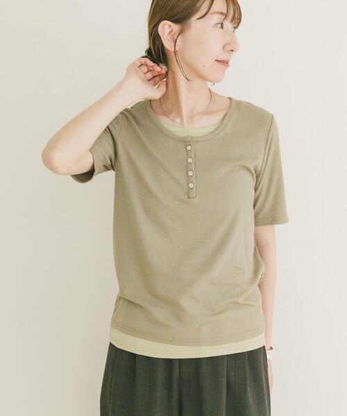 ITEMS URBANRESEARCH(アイテムズ アーバンリサーチ)の「リブレイヤード風Tシャツ(Tシャツ/カットソー・レディース・ブラック/モカ・FREE)」の2枚目の写真