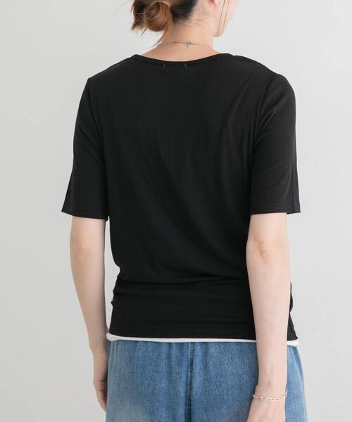 ITEMS URBANRESEARCH(アイテムズ アーバンリサーチ)の「リブレイヤード風Tシャツ(Tシャツ/カットソー・レディース・ブラック/モカ/グレー・FREE)」の4枚目の写真