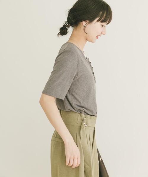 ITEMS URBANRESEARCH(アイテムズ アーバンリサーチ)の「リブレイヤード風Tシャツ(Tシャツ/カットソー・レディース・ブラック/モカ・FREE)」の8枚目の写真