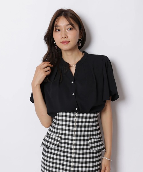 JUSGLITTY（ジャスグリッティー）の「チューリップスリーブパールブラウス（シャツ/ブラウス・レディース・オフホワイト/ブラック・2/1）」の2枚目の写真