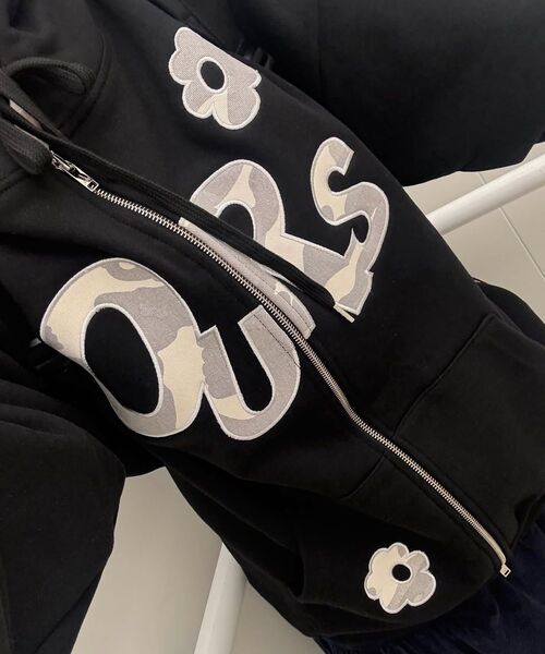 OURSAYSOUR(アワーセイアワー)の「OURS カモフラワーアップリケフードジップアップ ブラック(パーカー・レディース・ブラック・LARGE/M/L/MEDIUM)」の16枚目の写真