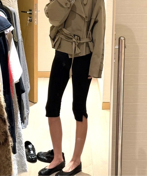 SHEENA(シーナ)の「【3サイズ展開】裾スリットストレッチカプリパンツ(その他パンツ・レディース・ブラック・M/S/L)」の16枚目の写真