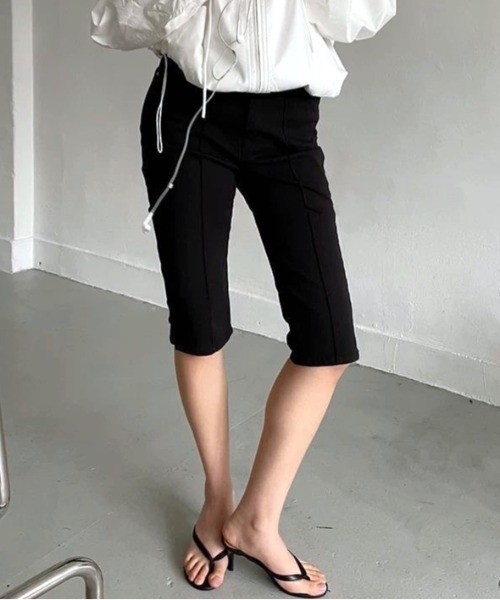 SHEENA(シーナ)の「【3サイズ展開】裾スリットストレッチカプリパンツ(その他パンツ・レディース・ブラック・M/S/L)」の7枚目の写真
