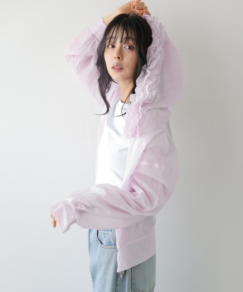 AMELY(エミリー)の「フードフリル シアーパーカー(パーカー・レディース・ベージュ/アイボリー/ブラック/ピンク・フリー)」の1枚目の写真