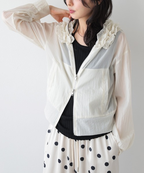 AMELY(エミリー)の「フードフリル シアーパーカー(パーカー・レディース・ベージュ/アイボリー/ブラック/ピンク・フリー)」の2枚目の写真