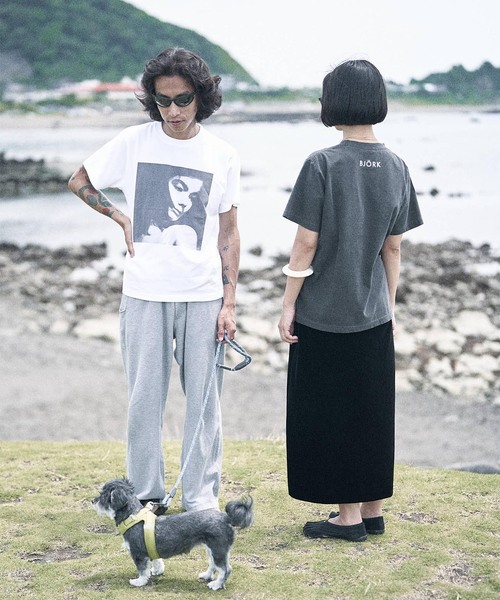 PULP/417EDIFICE（パルプフォーワンセブンエディフィス）の「BJORK PHOTO TEE "PORTRAIT" 1 by Kevin Cummins（Tシャツ/カットソー・メンズ・ホワイト/ブラック・MEDIUM/SMALL/LARGE/X-LARGE）」の15枚目の写真