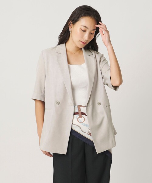 A DAY IN THE LIFE UNITED ARROWS（アデイインザライフユナイテッドアローズ）の「シアーツイル ダブル ショートスリーブジャケット ‐マシンウォッシャブル‐＜A DAY IN THE LIFE＞（テーラードジャケット・レディース・ナチュラル/ネイビー・FREE）」の2枚目の写真