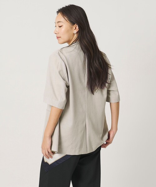 A DAY IN THE LIFE UNITED ARROWS（アデイインザライフユナイテッドアローズ）の「シアーツイル ダブル ショートスリーブジャケット ‐マシンウォッシャブル‐＜A DAY IN THE LIFE＞（テーラードジャケット・レディース・ナチュラル/ネイビー・FREE）」の3枚目の写真