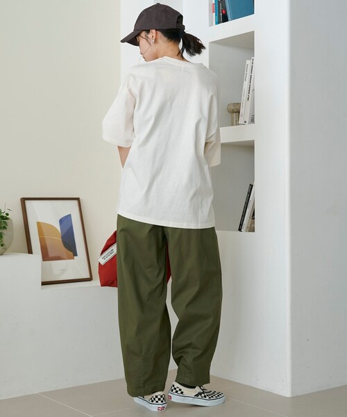 coen(コーエン)の「【汗染み軽減】アソートナンバリングロゴプリント オーバーサイズゆるTシャツ(Tシャツ/カットソー・レディース・ダークグレー/ナチュラル/ベージュ・L/M)」の14枚目の写真