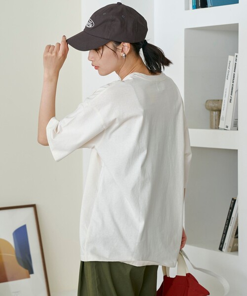 coen(コーエン)の「【汗染み軽減】アソートナンバリングロゴプリント オーバーサイズゆるTシャツ(Tシャツ/カットソー・レディース・ダークグレー/ナチュラル/ベージュ・L/M)」の16枚目の写真