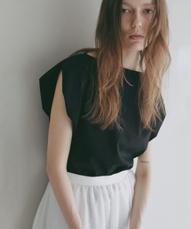 BOAT NECK CUT TOPS