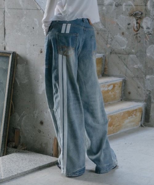 Haze Reverie(ヘイズレヴァリー)の「ダブルラインワイドバギーデニムパンツ(デニムパンツ・レディース・ブルー・SMALL/MEDIUM/LARGE)」の1枚目の写真