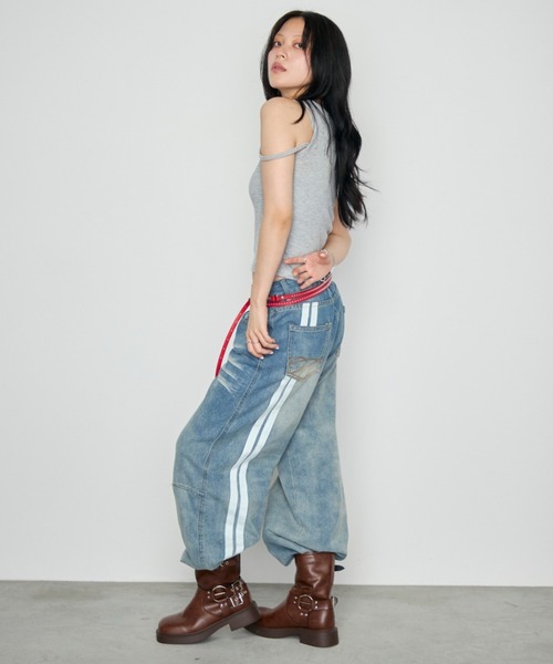 Haze Reverie(ヘイズレヴァリー)の「ダブルラインワイドバギーデニムパンツ(デニムパンツ・レディース・ブルー・SMALL/MEDIUM/LARGE)」の14枚目の写真