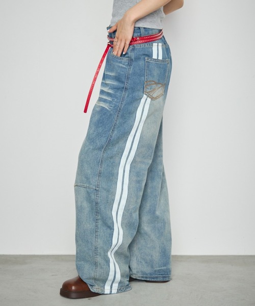 Haze Reverie(ヘイズレヴァリー)の「ダブルラインワイドバギーデニムパンツ(デニムパンツ・レディース・ブルー・SMALL/MEDIUM/LARGE)」の8枚目の写真