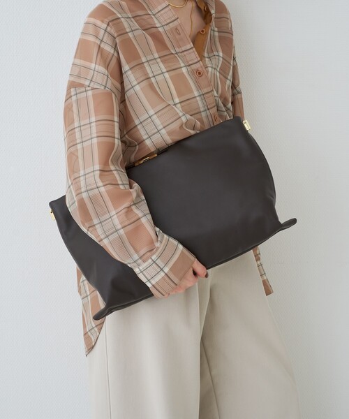 PUNTI.(プンティ)の「【PUNTI. / プンティ】3WAYレザークラッチバッグ/ショルダー付き/GRFT-TOTE(クラッチバッグ・レディース・ダークブラウン/ブラック・フリー)」の5枚目の写真