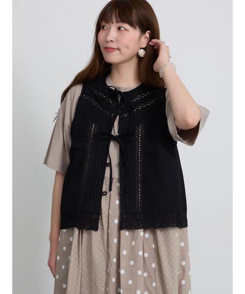 Samansa Mos2(サマンサ モスモス)の「レース×ピンタックリボンベスト《限定カラーあり》(ベスト・レディース・ブラック/その他1/チェック/ベージュ/サックスブルー・F)」の2枚目の写真