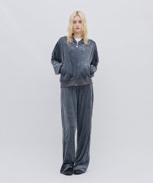FILA(フィラ)の「【 FILA 別注 】ドットベロアトラックジャケット(その他アウター・レディース・ベージュ/チャコールグレー・LARGE/MEDIUM)」の11枚目の写真