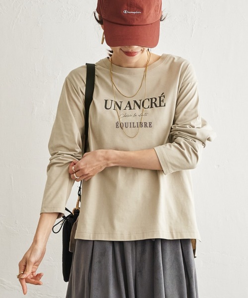 ikka(イッカ)の「ロゴフォトプリントロンT(Tシャツ/カットソー・レディース・チャコール/オフホワイト/ブラウン/ベージュ・M/L)」の1枚目の写真