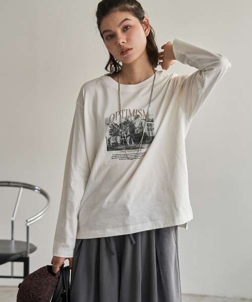 ikka(イッカ)の「ロゴフォトプリントロンT(Tシャツ/カットソー・レディース・チャコール/オフホワイト/ブラウン/ベージュ・M/L)」の2枚目の写真