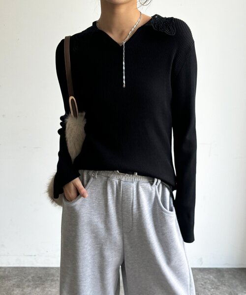 DouDou(ドゥドゥ)の「【WEB限定】 袖スリット襟付リブニット(ニット/セーター・レディース・ブラック/チャコールグレー/グレイッシュベージュ・FREE)」の9枚目の写真