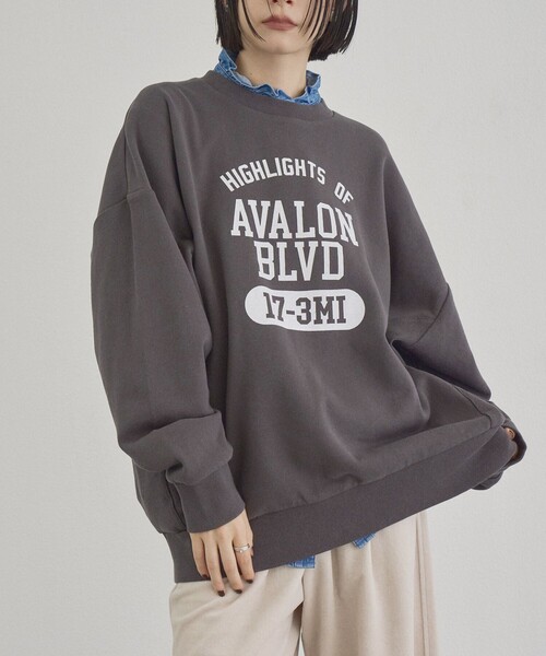 PENNEYS(ぺニーズ)の「【Penneys(ぺニーズ)別注】カレッジロゴ アソートプリント裏毛スウェット(スウェット・レディース・ダークグレー/ワインレッド/ナチュラル・FREE)」の17枚目の写真