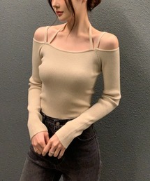 ニットオフショルダートップス