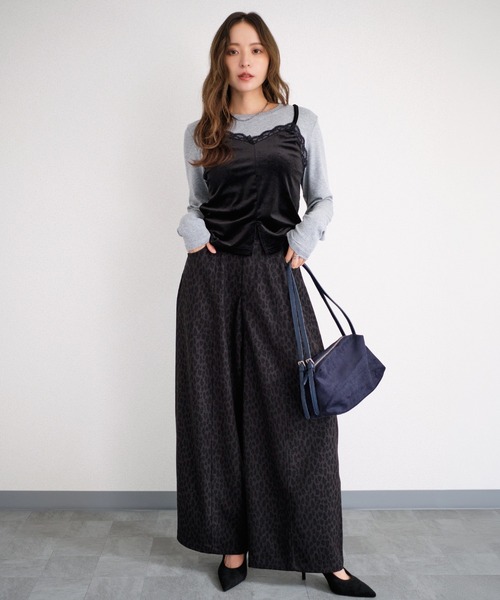 murea(ミュレア)の「レイヤード風ベロアキャミソール長袖カットソー(Tシャツ/カットソー・レディース・ブラック/グレー・FREE)」の7枚目の写真