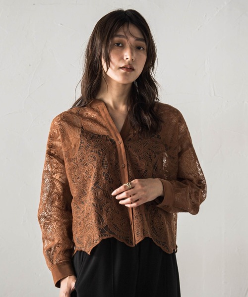 MAYSON GREY(メイソングレイ)の「【40周年限定】ペイズリーレースクロップドシャツ(シャツ/ブラウス・レディース・ブラウン・M)」の13枚目の写真