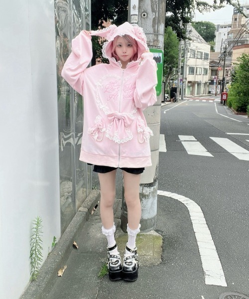 Ank Rouge（アンクルージュ）の「ハートウサギのBIGパーカー（Tシャツ/カットソー・レディース・ピンク/グレー・M）」の3枚目の写真
