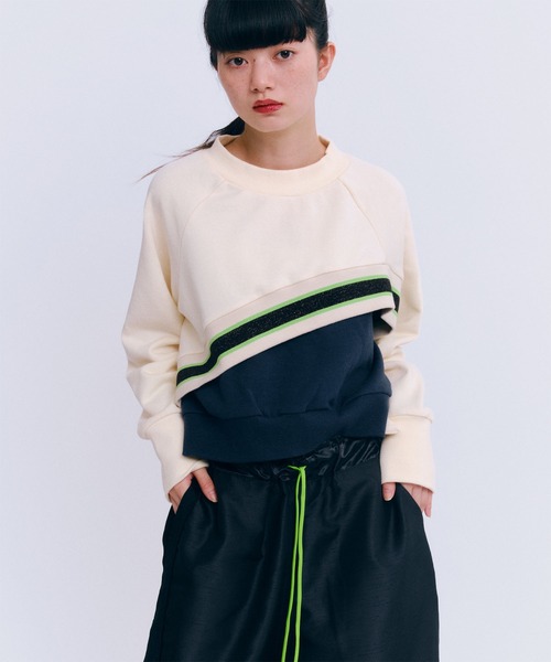 MONDEWORK（モンドワーク）の「切り替えトレーナー（スウェット・レディース・ホワイト/パープル/ピンク/バーガンディー・ONE SIZE）」の2枚目の写真